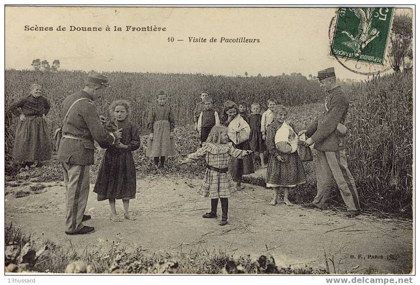Scène De Douane à La Frontière - Visite De Pacotilleurs. Douaniers , Fouille , Enfants , Contrebandiers - Douane