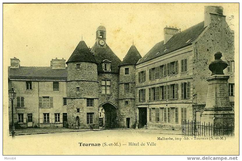 77 .  TOURNAN .   HOTEL DE VILLE  . ET MONUMENT DU DOCTEUR FORGEMOL ERIGE EN 1887 . - Tournan En Brie