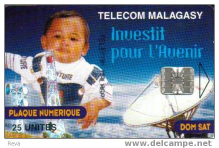 MADAGASCAR  25 UNITS   RADIO  TOWER  SATELLITE  DISH CHILD  CHILDREN  MDG-24  SPECIAL  PRICE !! - Madagaskar