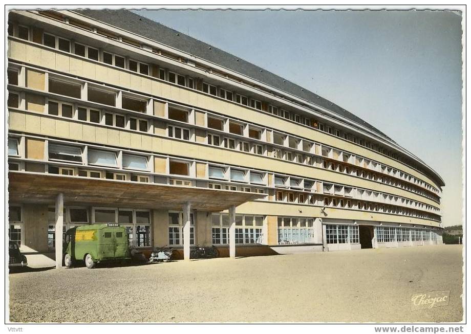 Felletin (Creuse) : Ecole De Métiers Du Bâtiment, Le Grand Bâtiment (circulée) - Felletin