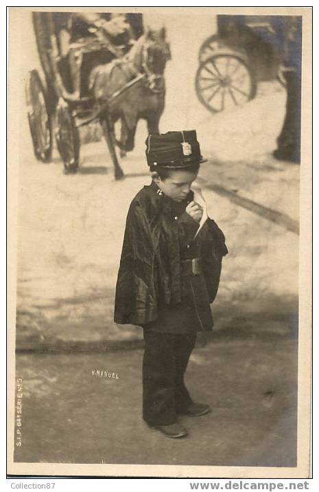 POLICE - ENFANT POLICIER - ATTELAGE - CHEVAL - PHOTO Henri MANUEL - Edit. S.I.P. Série 64 N° 9 - - Policia – Gendarmería