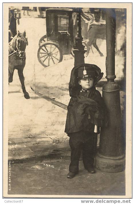 POLICE - ENFANT POLICIER - ATTELAGE - CHEVAL - PHOTO Henri MANUEL - Edit. S.I.P. Série 64 N° 11 - - Policia – Gendarmería