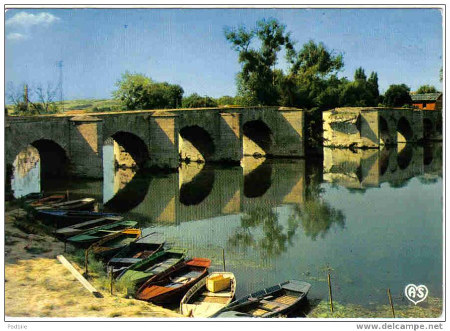 Carte Postale  Mantes-Limay  Le Vieux Pont Sur La Seine - Limay