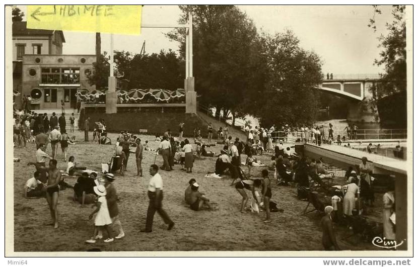 77 .  ESBLY .  LA PLAGE VUE DE SON SOLARIUM - Esbly