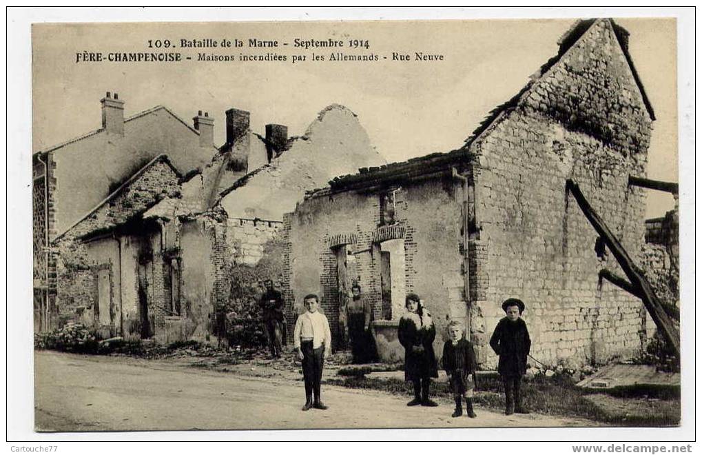 J38 - FERE-CHAMPENOISE - Bataille De La Marne Septembre 1914 - Maisons Incendiées Par Les Allemands - Rue NEUVE (animée) - Fère-Champenoise