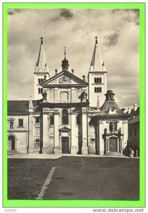 PRAGUE,TCHÉQUIE - CHÂTEAU DE PRAGUE ET ÉGLISE ST GEORGES - - Tchéquie