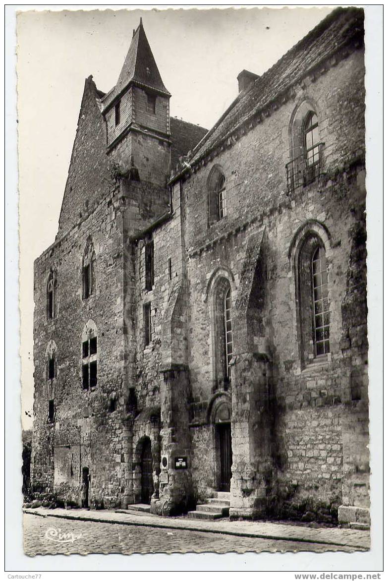 J39 -  CREPY-en-VALOIS - La Façade Du Donjon (jolie Carte Semi-moderne) - Crepy En Valois