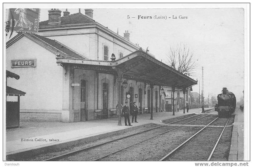 42 // LOIRE / FEURS / LA GARE / N° 5 Ed Caillot / ANIMEE / (vue Intérieure) / - Feurs