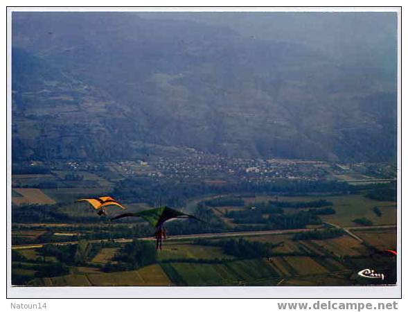 2 DELTAPLANES  St Hilaire De Touvet - Saint-Hilaire-du-Touvet