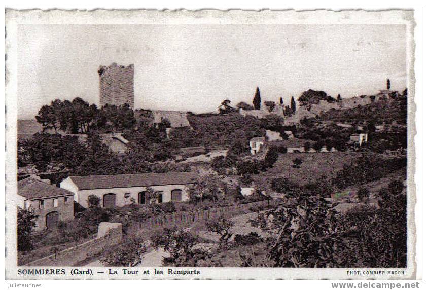 Sommiéres-la Tour Des Remparts Cpsm Bon état - Sommières