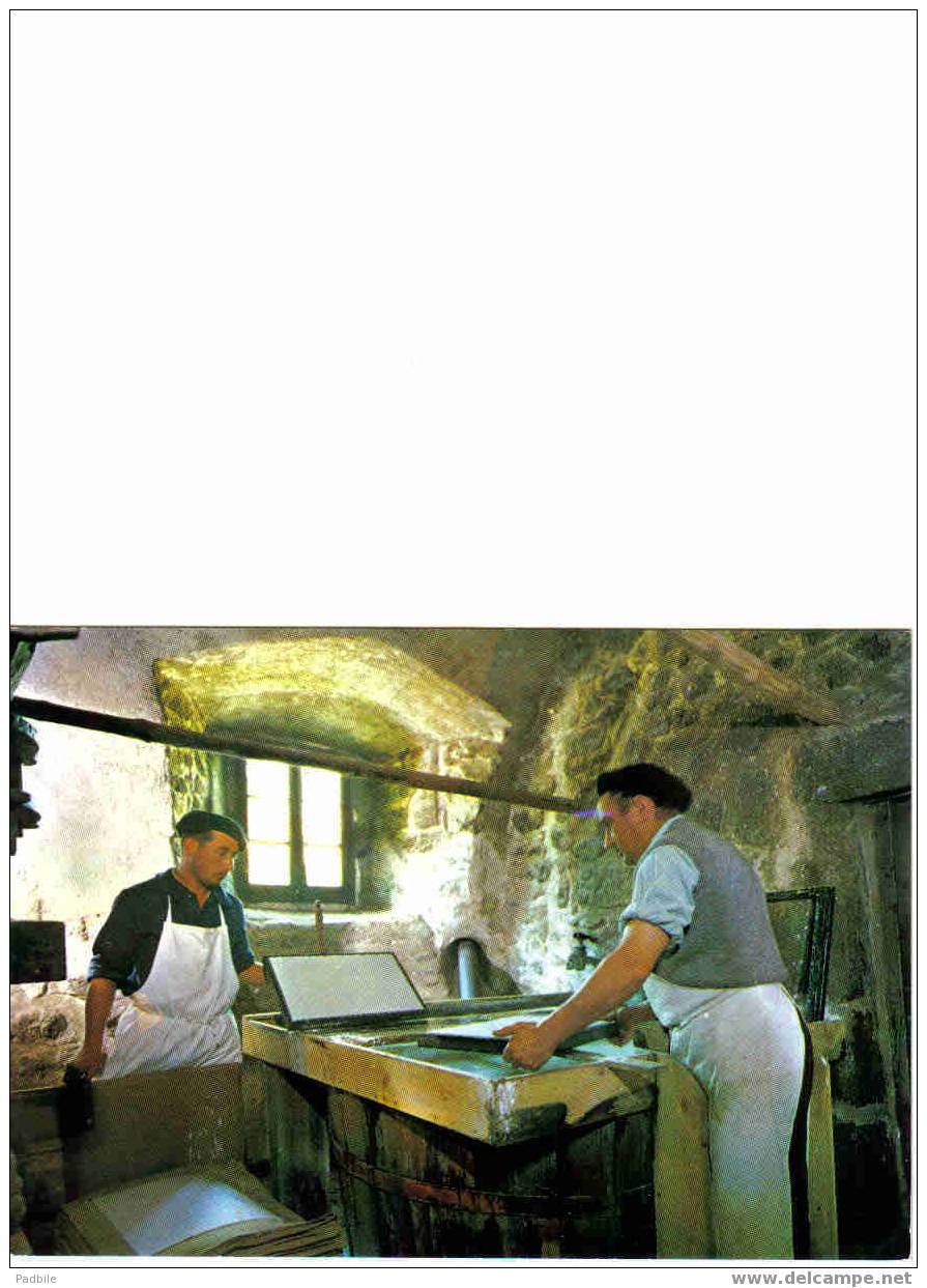 Carte Postale   Ambert   Moulin Richard De Bas  La Cuve Du Moulin - Ambert