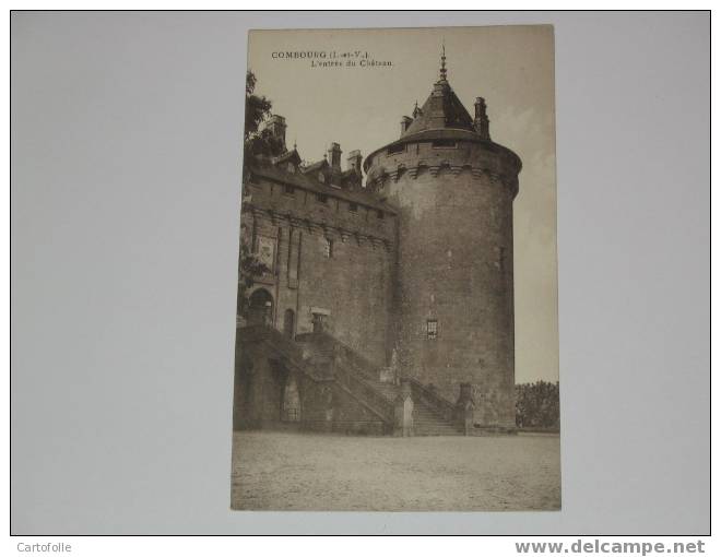 (233) -1- Carte Postale Sur Combourg Le Chateau  L'entrée - Combourg