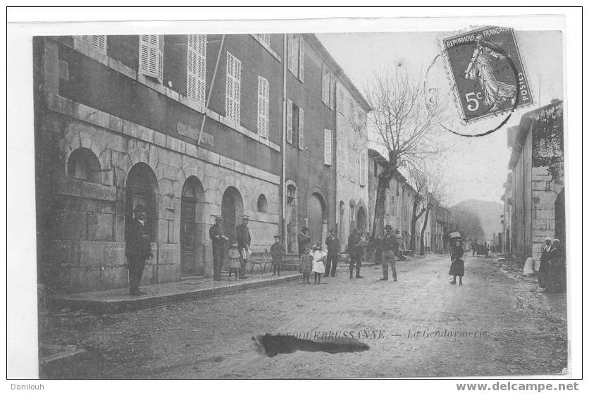 83 // VAR / LA ROQUEBRUSSANNE / La Gendarmerie / ANIMEE / * - La Roquebrussanne