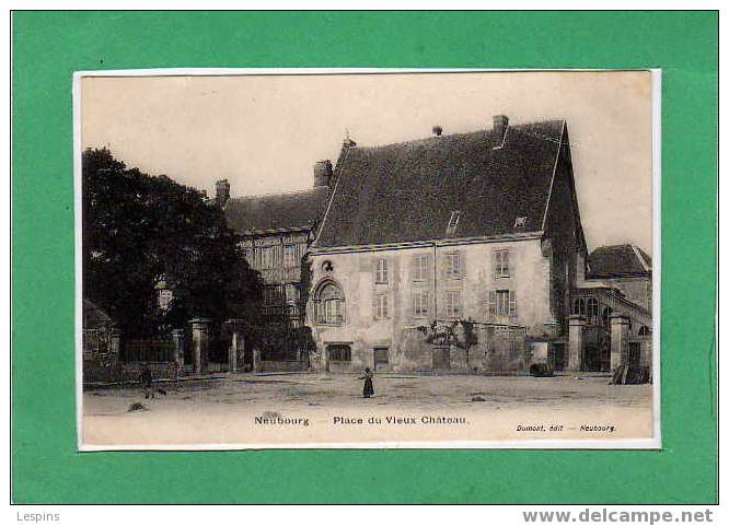 LE NEUBOURG -- Place Du Vieux Chateau - Le Neubourg