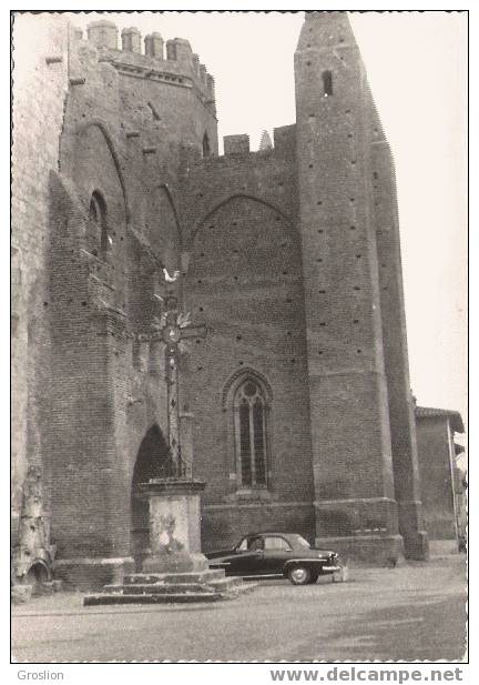 SIMORRE GERS L'EGLISE(VOITURE STATIONNEE DEVANT) - Autres & Non Classés