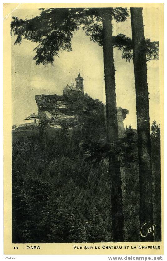 DABO    -    Vue Sur Le Château Et La Chapelle   (Carte Photo Fond Verni Jaune, A Voyagé) - Dabo