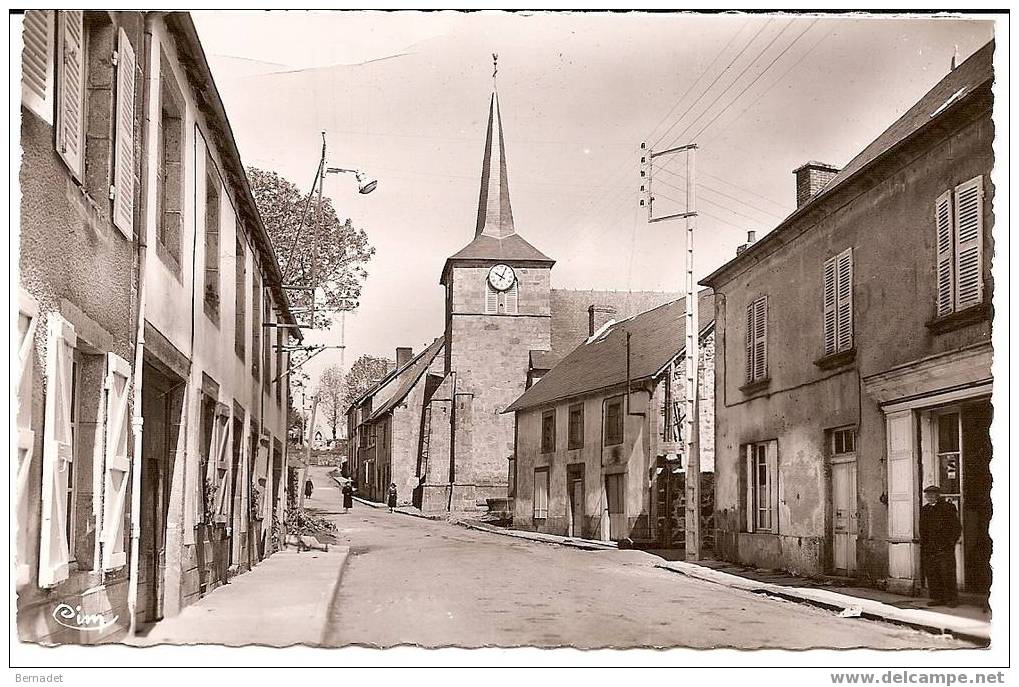 LA COURTINE....L'EGLISE - La Courtine