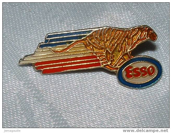 PIN´S - ESSO - Carburants