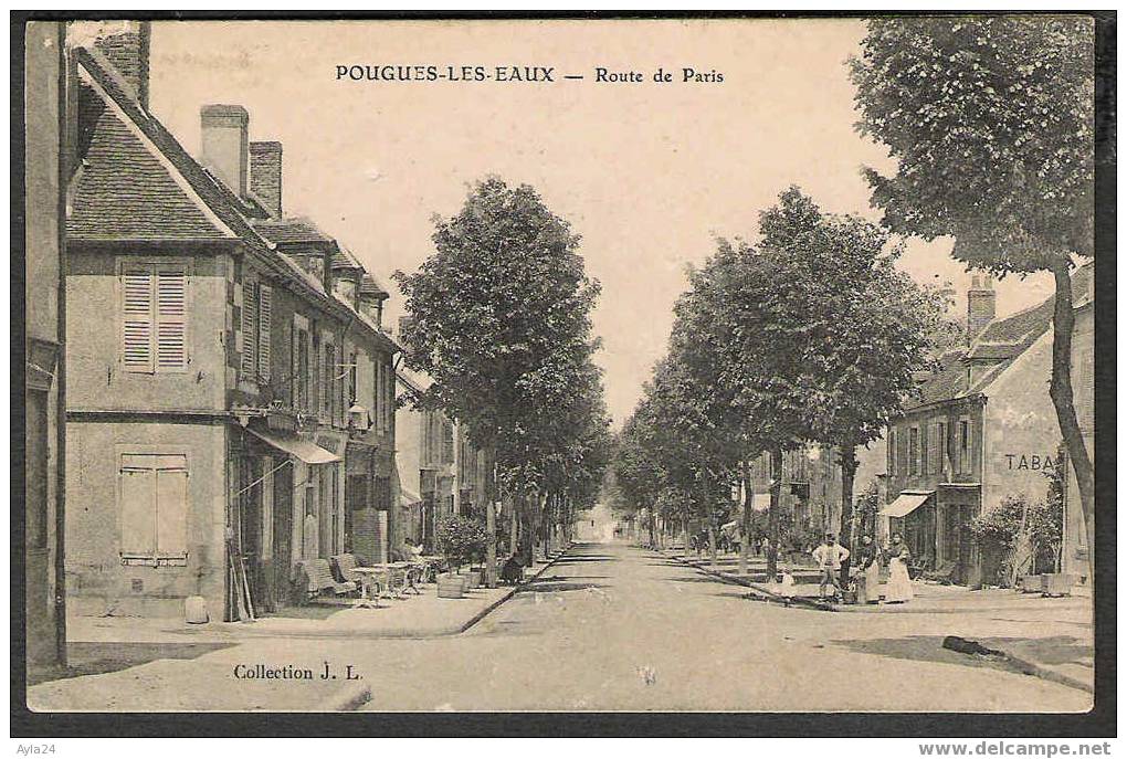 CPA   58   POUGUES LES EAUX  1907  Route De Paris  Très Animée  Magasins  Tabac  Bar Terrasse - Pougues Les Eaux