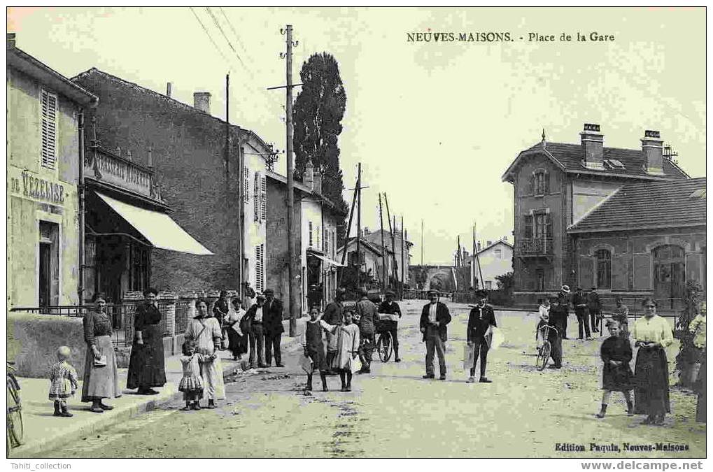 NEUVES-MAISONS - Place De La Gare - Neuves Maisons