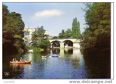 MANSLE - Le Pont Sur La Charente Et   L´Hôtel    " BEAU RIVAGE " - Mansle