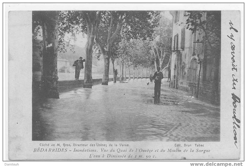 84 // BEDARRIDES / Inondations, Vue Du Quai De L'OUvèze Et Du Moulin De La Sorgue / Animée / - Bedarrides