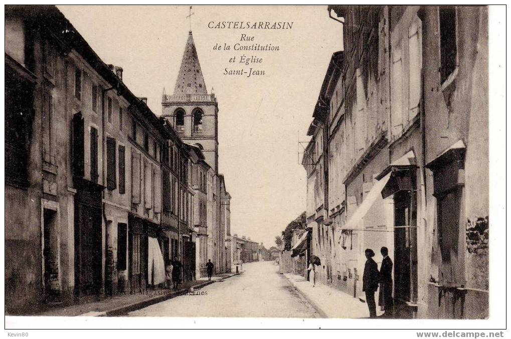 82 CASTELSARRASIN (Castelsarrazin) Rue De La Constitution Et Eglise Saint Jean Cpa Animée - Castelsarrasin