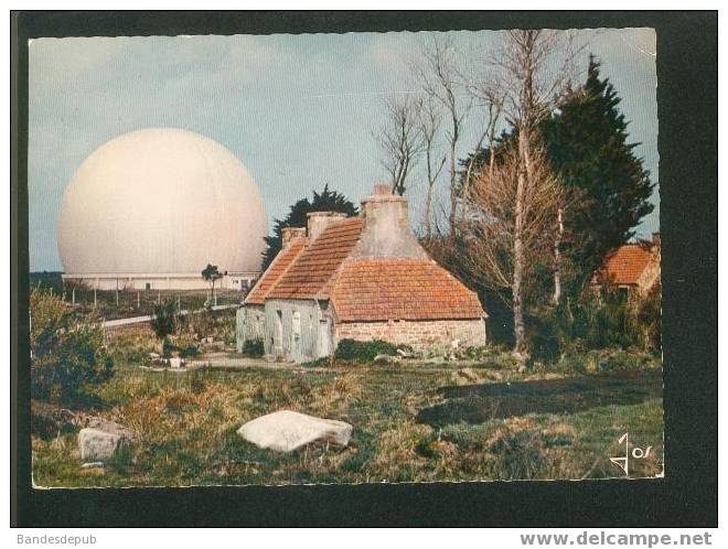 Bretagne Traditionnelle Et Moderne - PLEUMEUR BODOU - Vieilles Maisons Près Du Randôme ( Ed. JOS MX 7019) - Pleumeur-Bodou