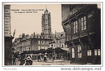 CPA 80 PERONNE - Place Du Marche Aux Herbes - Peronne