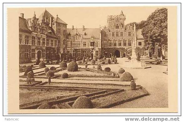 Gaasbeek - Château De Gaesbeek Lez-Bruxelles - Le Château Vu De La Cour D'honneur. - Lennik