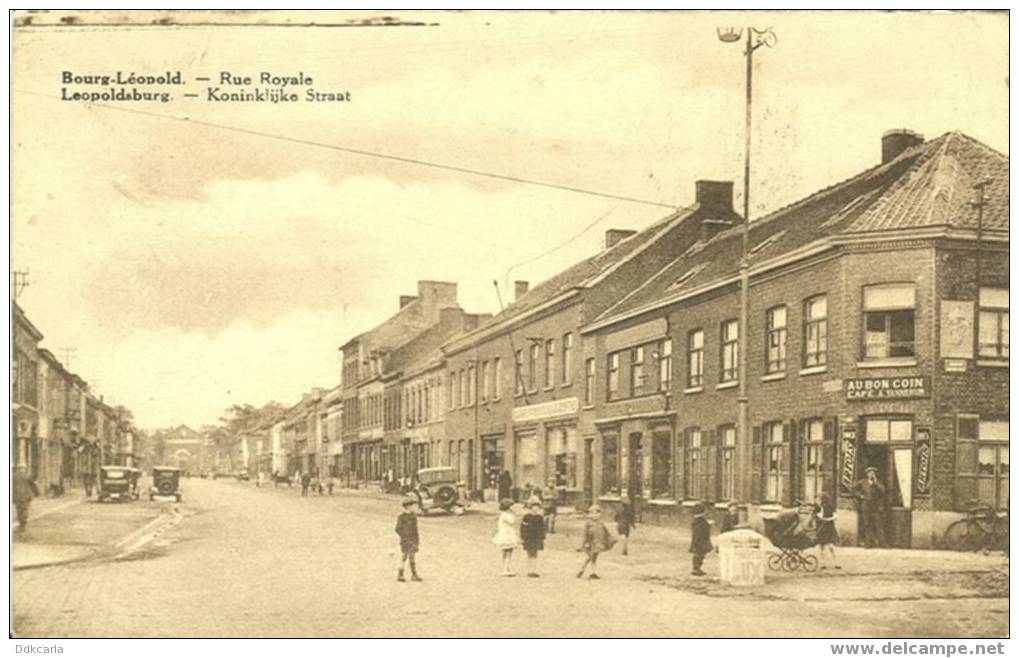 Leopoldsburg - Koninklijke Straat - Café AU BON COIN A. Vannerum - Oude Auto's - Geanimeerd - Leopoldsburg