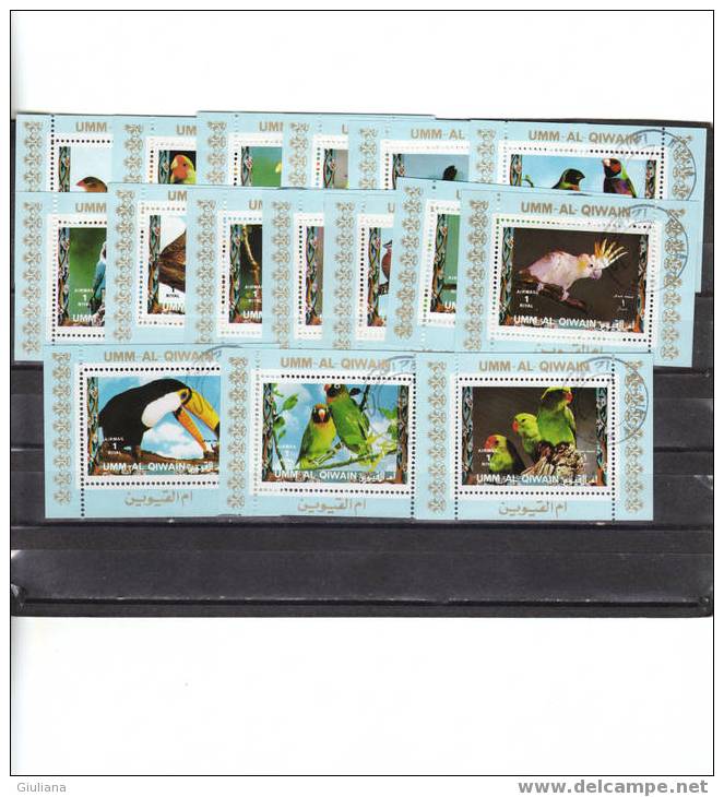 Umm Al Qiwain - 16 Mini-foglietti  Used  - Tematica Uccelli Tropicali - Papageien