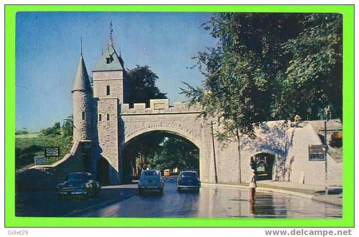 QUÉBEC - PORTE ST-LOUISGATE  - VIEILLES VOITURES -  PHOTO S. J. HAYNARD - EMILE KIROUAC - - Québec – Les Portes