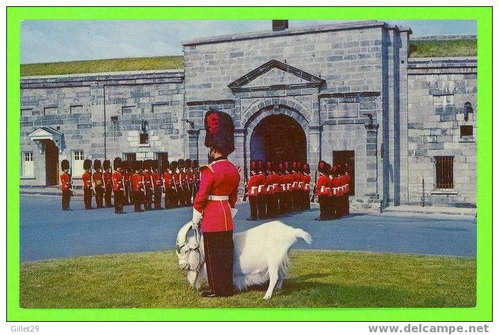 QUÉBEC - LA CITADELLE - RELÈVE DE LA VIEILLE GARDE - ÉMILE KIROUAC - - Québec - La Citadelle