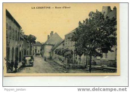 23 LA COURTINE   Route D'USSEL ** Belle Carte** - La Courtine