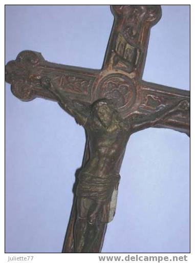 Objets - Vers 1900, TB CHRIST EN PLATRE PATINE (sur Armature Bois). - Religion & Esotérisme