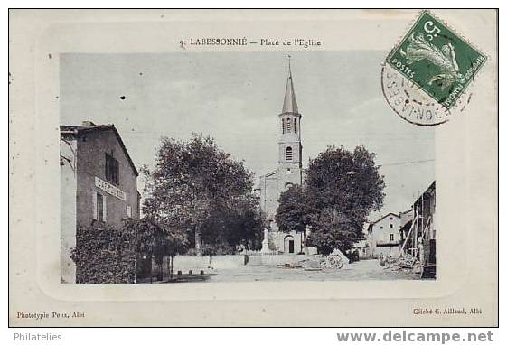 Montredon  Place De L Eglise - Montredon Labessonie