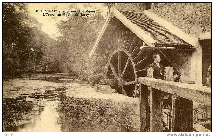 91. BRUNOY. L´YERRES Au MOULIN De  JARCY . GROS PLAN Du MOULIN à EAU . - Brunoy