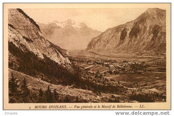 CPA DE BOURG D OISANS - VUE GENERALE ET LE MASSIF DE BELLEDONNE - Bourg-d'Oisans