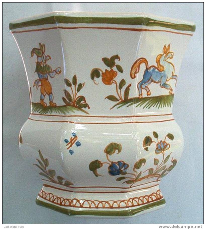 MOUSTIERS - Vase - Vaas  - DI 271 - Moustiers (FRA)