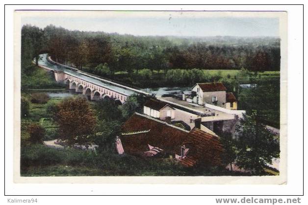 SAINT - AMAND - MONTROND  ( CHER ) /  PONT - CANAL  DE  TRANCHASSE  SUR  LE  CHER  ( Thème BATELLERIE ) - Saint-Amand-Montrond