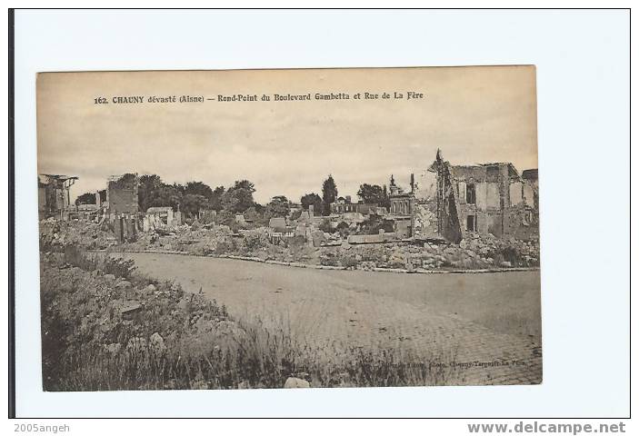 02 Dép.- 162. Chauny Dévasté(Aisne) Rond-Point Du Boulevard Gambetta Et Rue De La Fère. - Chauny