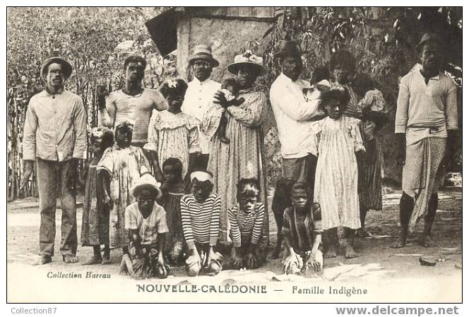 988 - TOM - NOUVELLE CALEDONIE - NOUMEA - FAMILLE INDIGENE - COLLECTION  E. BARRAU - Nouvelle Calédonie