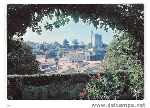 SAINT-EMILION (Gironde ,33 )  Perspective Vers Le Chateau Du Roi  ; TB - Saint-Emilion