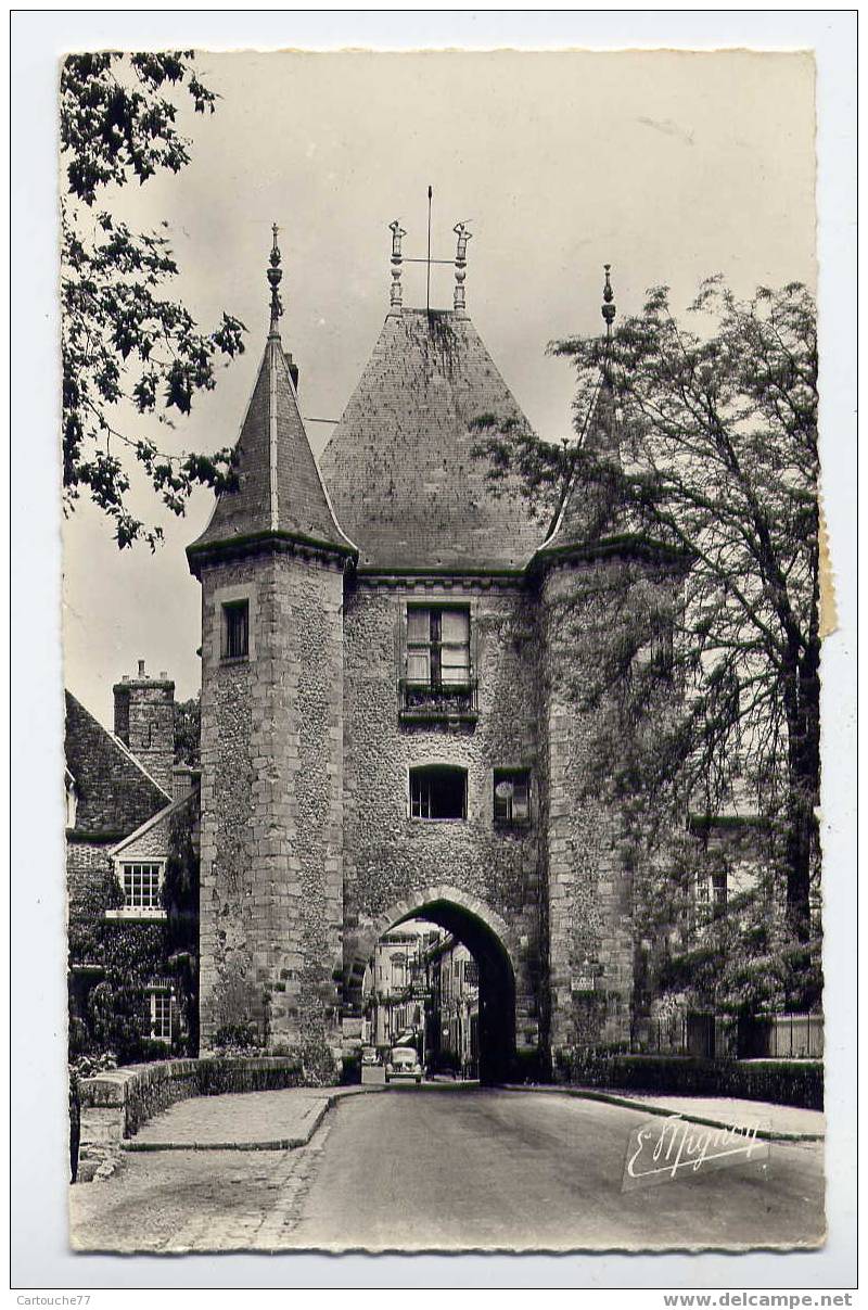 K1 - VILLENEUVE-sur-YONNE - Porte De Joigny - Vestiges Des Fortifications Sous Philppe-Auguste (1958) - Villeneuve-sur-Yonne