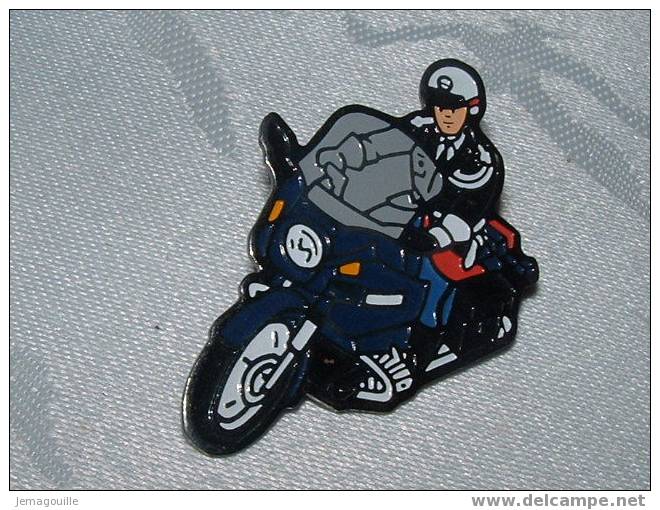 PIN´S - Moto De Gendarmerie - Police