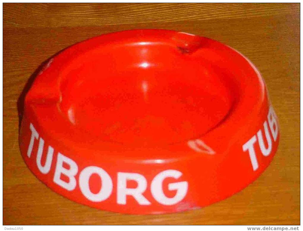 CENDRIER Tole émaillée TUBORG - Metall