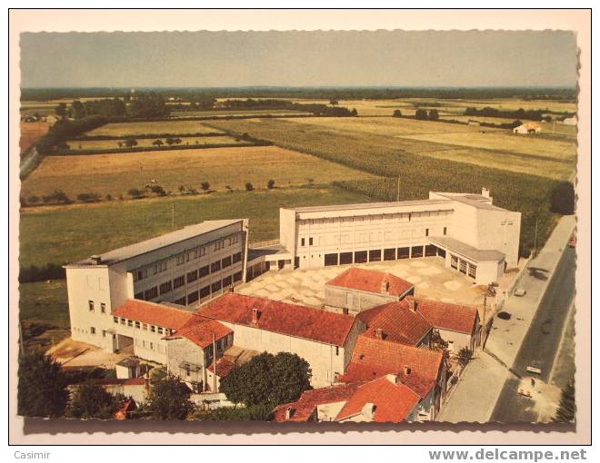 PONT-L´ABBE- D´ARNOULT - Les écoles - Pont-l'Abbé-d'Arnoult