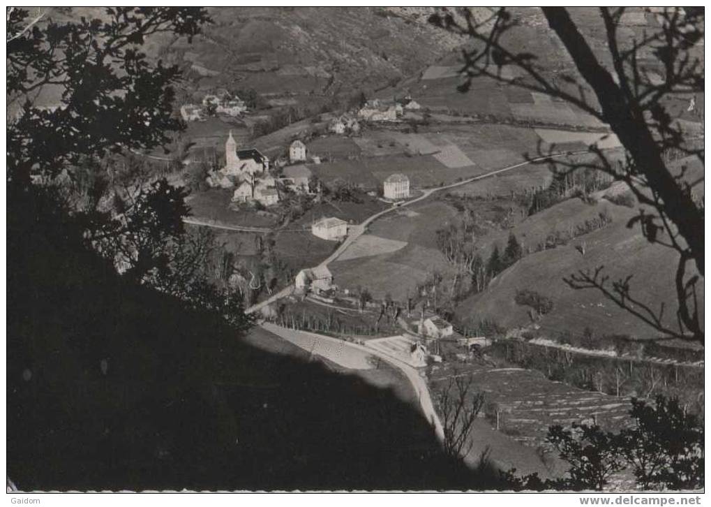 N°34 LA SALETTE FALLAVAUX - Vue Plongeante Sur Le Cimetière Des Canadiens Et L'Eglise Paroissiale - La Salette