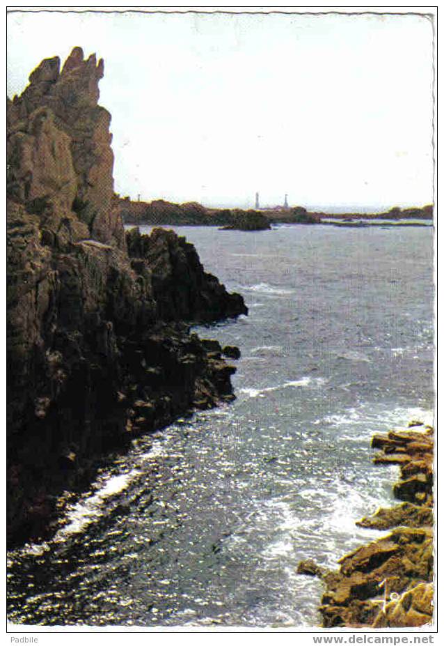 Carte Postale   29.  Ouessant  Le Rocher De La Reine - Ouessant